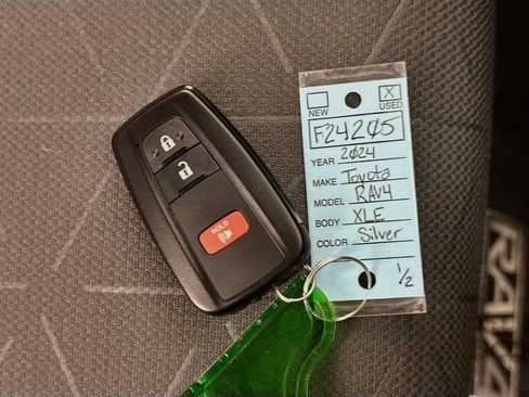Used 2024 Toyota RAV4 XLE FWD image 36