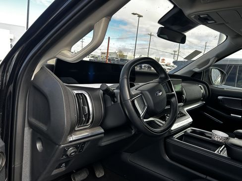 Used 2025 Ford Expedition Platinum AWD/4WD image 10