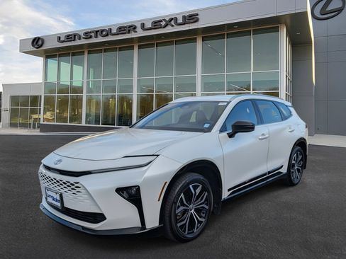 Used 2025 Toyota Crown Signia image 7