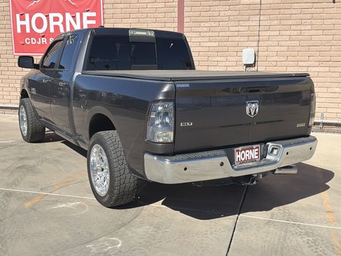 Used 2018 RAM 1500 Classic SLT RWD image 3