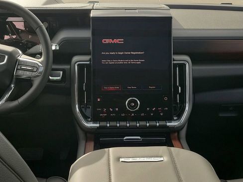 New 2026 GMC Yukon XL Denali w/ Sun & Power Step Package image 28