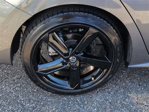 Used 2023 Nissan Sentra SR w/ Trunk Package image 14