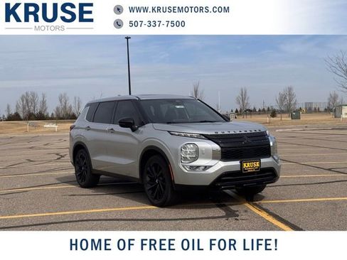 Used 2022 Mitsubishi Outlander SEL Black Edition image 1