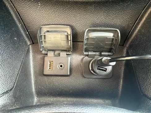 Used 2017 Chevrolet Cruze LT FWD image 29