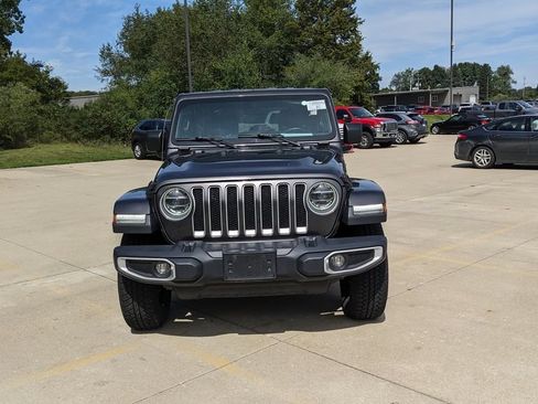 Used 2019 Jeep Wrangler Unlimited Sahara w/ Uconnect 4C Nav & Sound Group AWD/4WD image 8