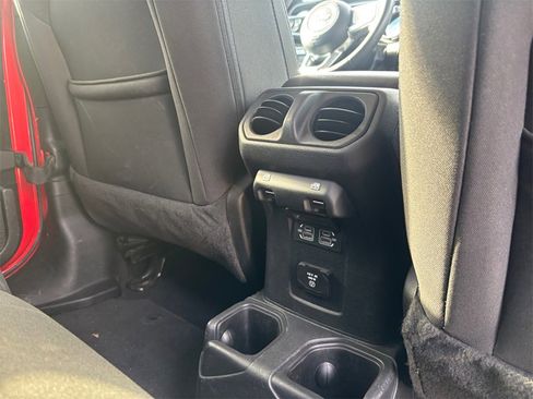 Used 2023 Jeep Gladiator Overland image 23