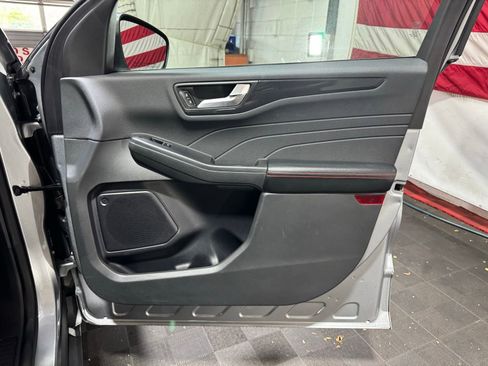 Used 2023 Ford Escape ST-Line image 20