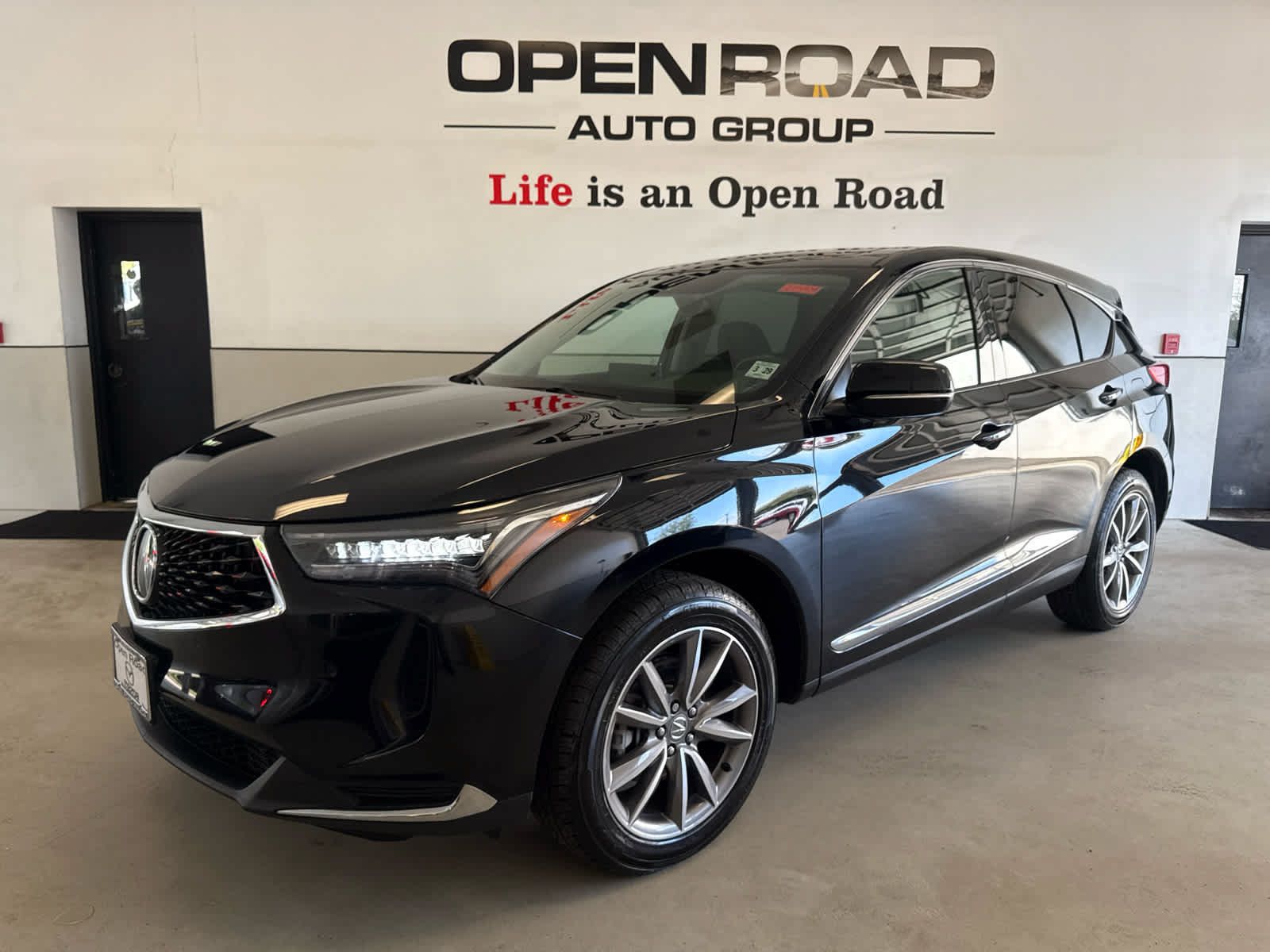 Used 2024 Acura RDX w/ Technology Package AWD/4WD image 3