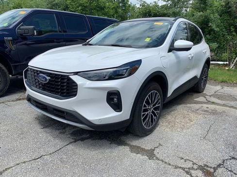 Used 2024 Ford Escape SE w/ PHEV Premium Package FWD image 4