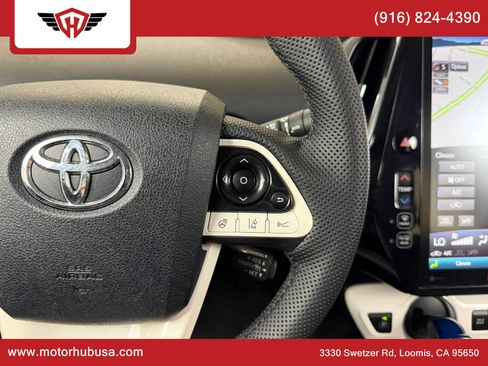 Used 2017 Toyota Prius Prime Advanced w/ Carpet Mat Package FWD image 23