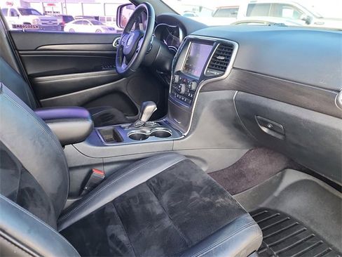 Used 2017 Jeep Grand Cherokee Altitude image 19