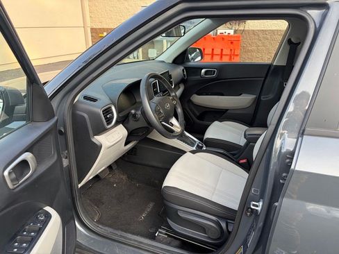 Certified 2024 Hyundai Venue SEL FWD image 12