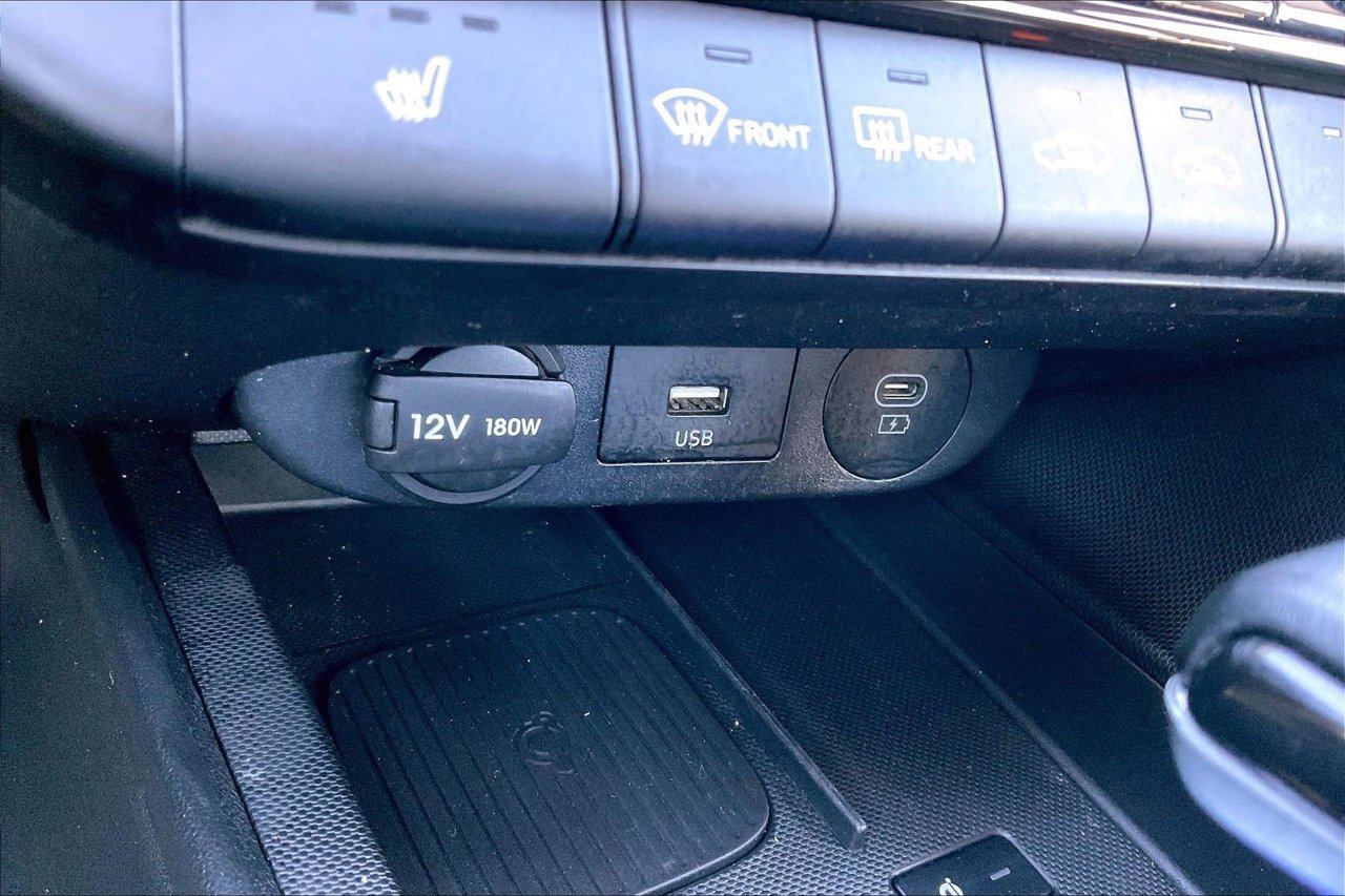 Used 2025 Hyundai Elantra SEL FWD image 18