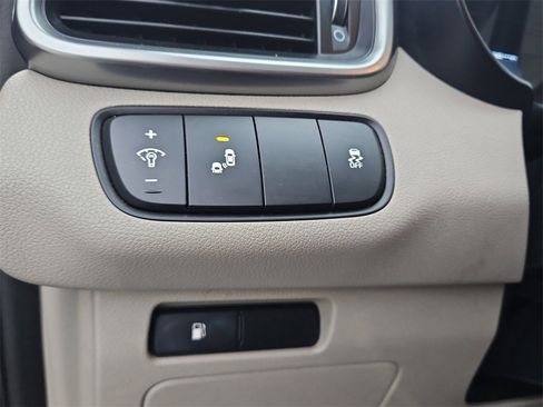 Used 2020 Kia Sorento LX image 24