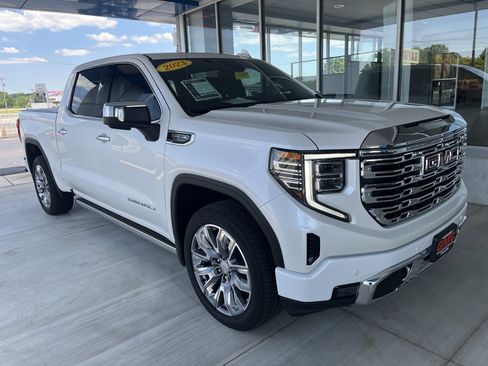 Used 2023 GMC Sierra 1500 Denali AWD/4WD image 10