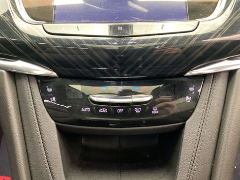 Used 2021 Cadillac XT6 Premium Luxury AWD/4WD image 22