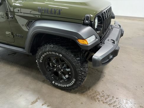 Used 2022 Jeep Wrangler Sport AWD/4WD image 34