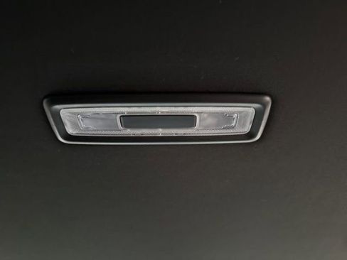 Used 2024 GMC Yukon XL Denali image 18