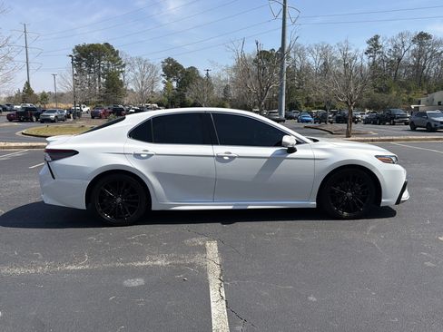 Used 2022 Toyota Camry XSE w/ Navigation Package image 4