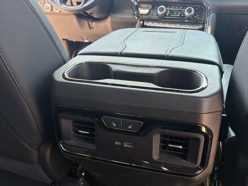 Used 2024 GMC Sierra 2500 AT4 w/ AT4 Premium Plus Package AWD/4WD image 25