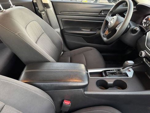 Used 2025 Nissan Altima 2.5 S image 7