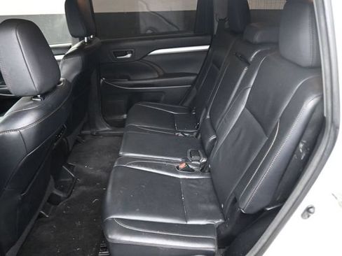 Used 2015 Toyota Highlander XLE AWD/4WD image 20
