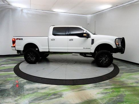 Used 2022 Ford F250 Platinum AWD/4WD image 4