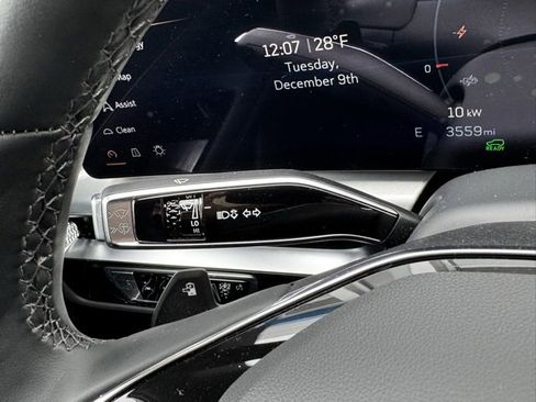 New 2025 Cadillac Lyriq Luxury image 33