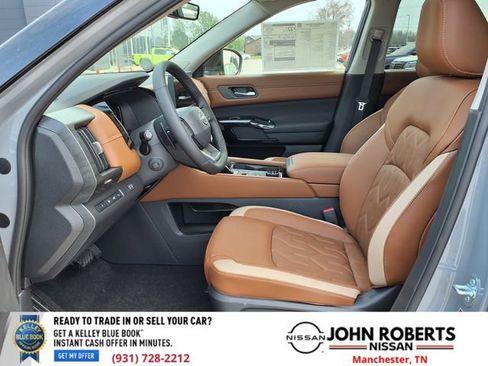 New 2026 Nissan Pathfinder Platinum AWD/4WD image 3
