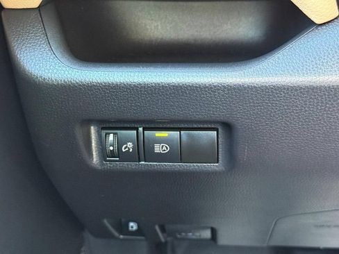 Used 2023 Toyota RAV4 LE AWD/4WD image 29