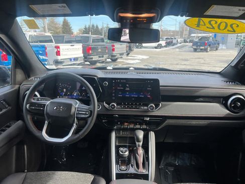 Certified 2024 Chevrolet Colorado Z71 w/ LPO, Dark Essentials Package image 33