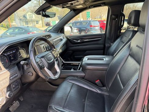 Used 2021 GMC Yukon Denali w/ Denali Premium Package image 20