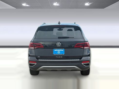 Used 2022 Volkswagen Taos SE FWD image 10