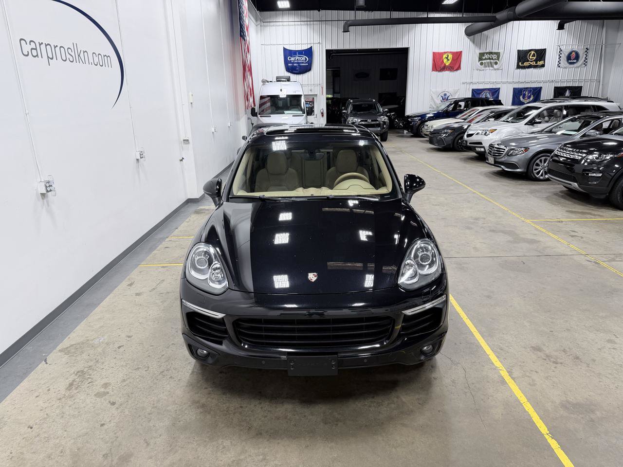 Used 2017 Porsche Cayenne Platinum Edition AWD/4WD image 2