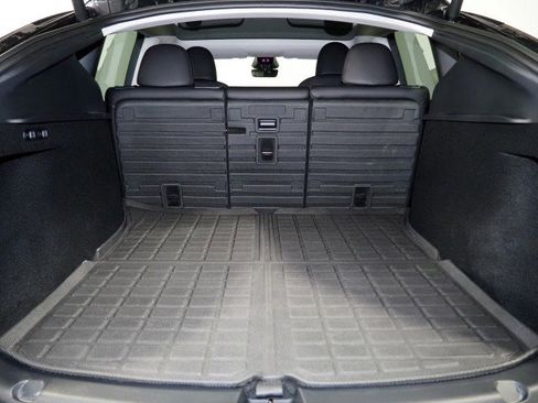 Used 2024 Tesla Model Y Performance image 38