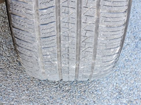 Used 2022 BMW X6 xDrive40i w/ M Sport Package image 11