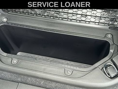 Used 2025 RAM 1500 4x4 Crew Cab image 23