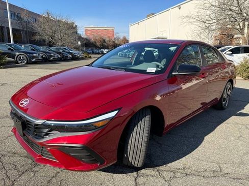 Certified 2025 Hyundai Elantra Sport image 3