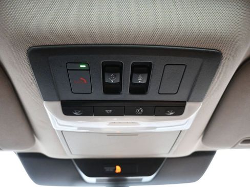 Used 2022 Nissan Pathfinder Platinum w/ Cargo Package image 17