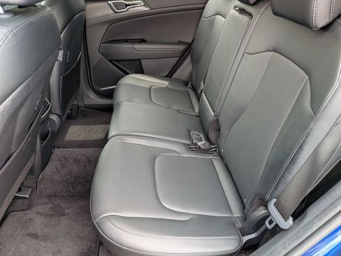 Used 2024 Kia Sportage EX FWD image 31
