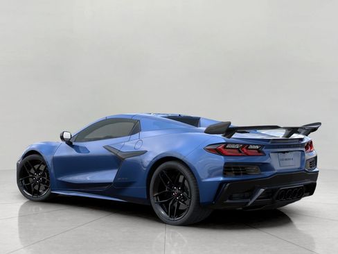 Used 2027 Chevrolet Corvette Z06 RWD image 3