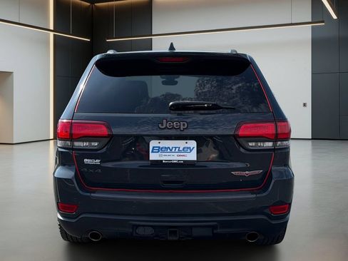 Used 2018 Jeep Grand Cherokee Trailhawk w/ Trailhawk Luxury Group AWD/4WD image 5