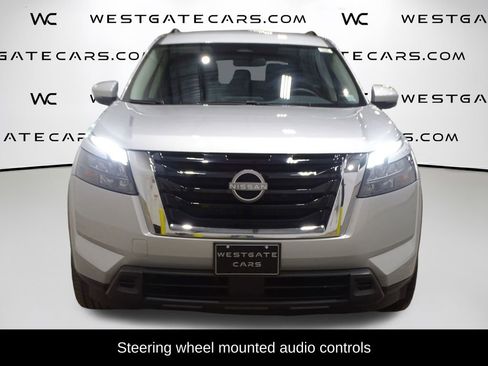 Used 2024 Nissan Pathfinder SV image 4