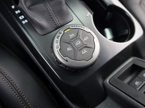 New 2025 Ford Bronco Badlands image 11