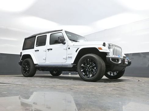Used 2023 Jeep Wrangler Unlimited Sahara w/ Cold Weather Group AWD/4WD image 48
