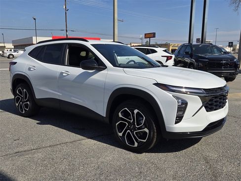 New 2026 Chevrolet Trax RS w/ Driver Confidence Package image 16