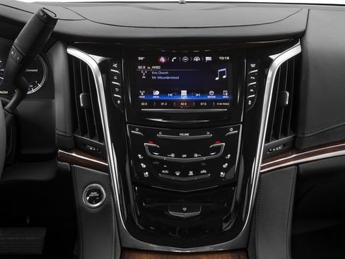 Used 2017 Cadillac Escalade Premium Luxury RWD image 34