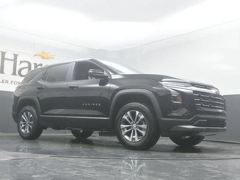 New 2026 Chevrolet Equinox LT w/ Convenience Package II FWD image 2