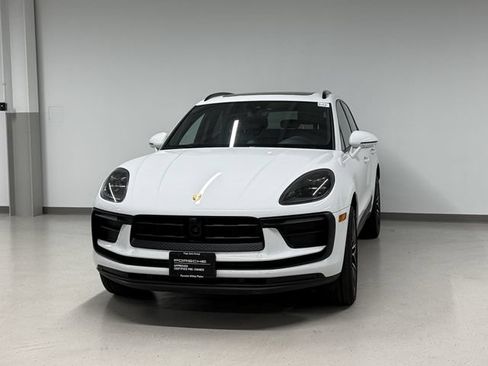 Certified 2026 Porsche Macan AWD/4WD image 1