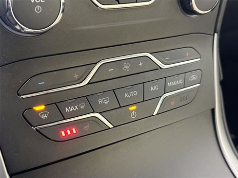 Used 2019 Ford Edge SEL w/ Equipment Group 201A image 22